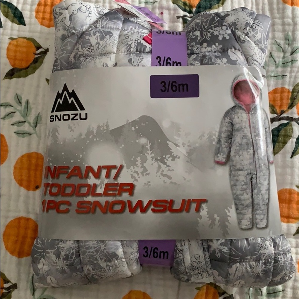 ✨5/$20✨ Snozu infant snowsuit NWT